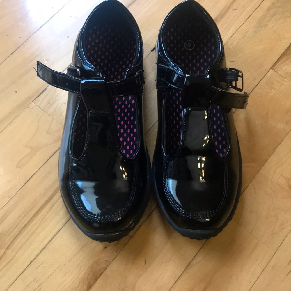 Black shiny maryjanes